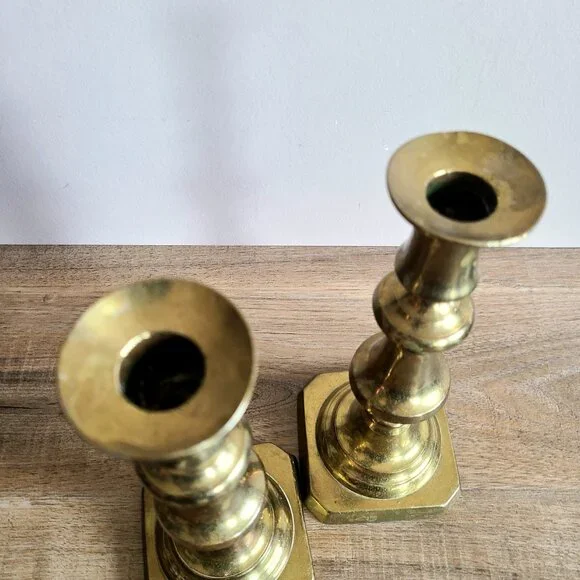 Set of 2 vintage brass candleholders. - Picture 3 of 5